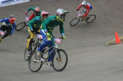 Clube de Ciclismo de São José dos Campos consagra campeões em competições internacionais / Foto: Divulgação